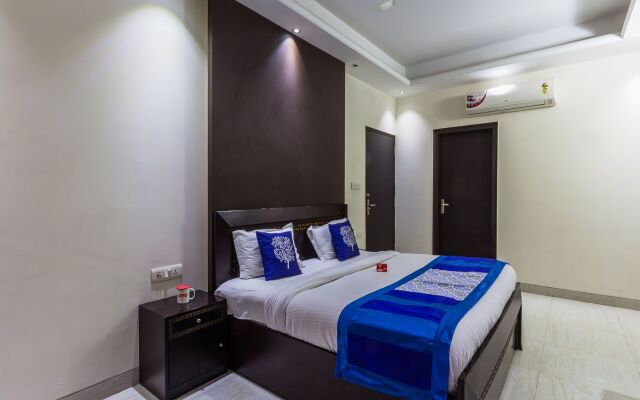 OYO 6796 Retreat Suites Inn