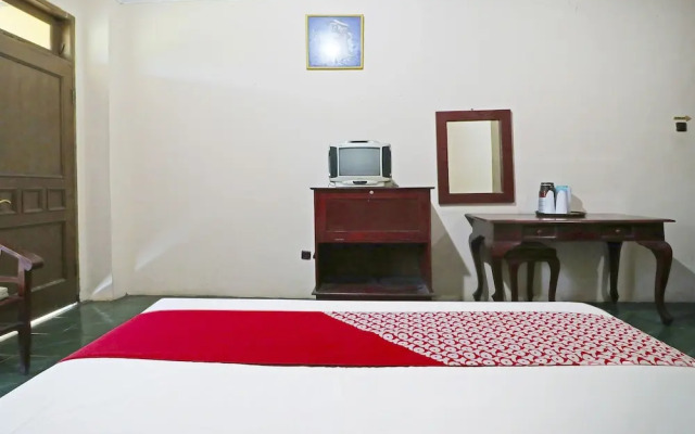 Super OYO 90382 Hotel Sarah Sukabumi