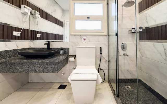 Posh & Panoramic 2bdr Rooftop 5 Min To Airport