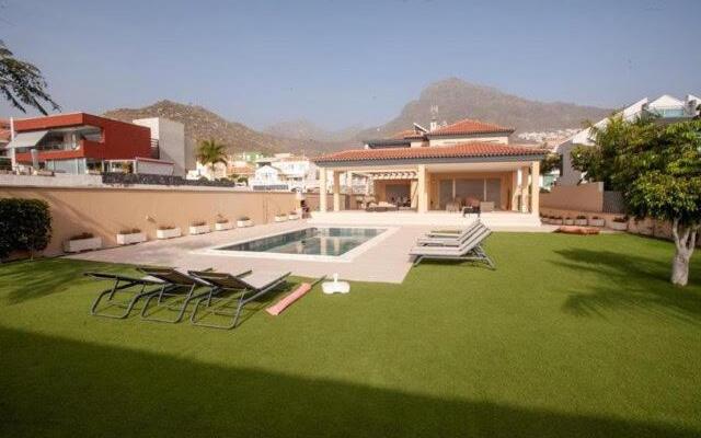 5 bedrooms Villa Costa Adeje