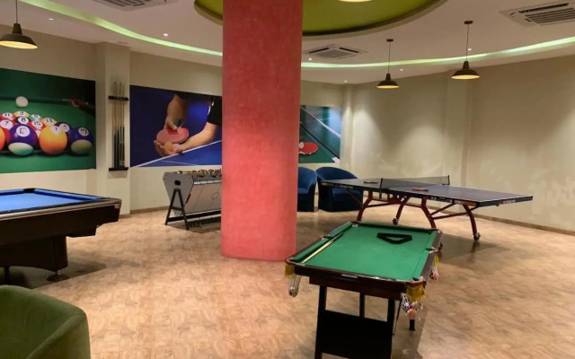 Luxurious Studio Homes Nr Surat Airport by Nirvana Hospitality