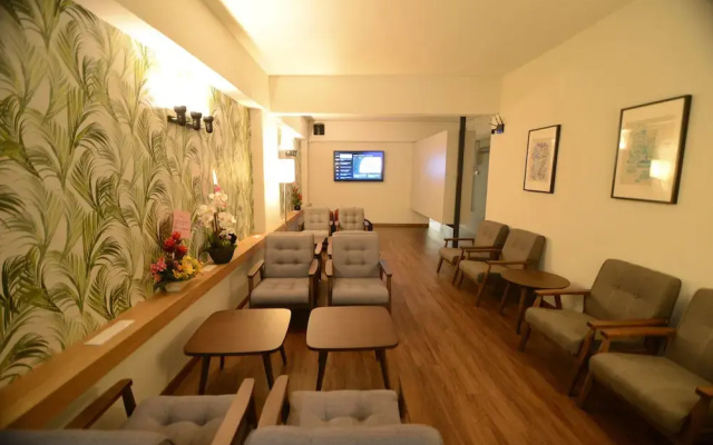 SOHO Transit Lounge