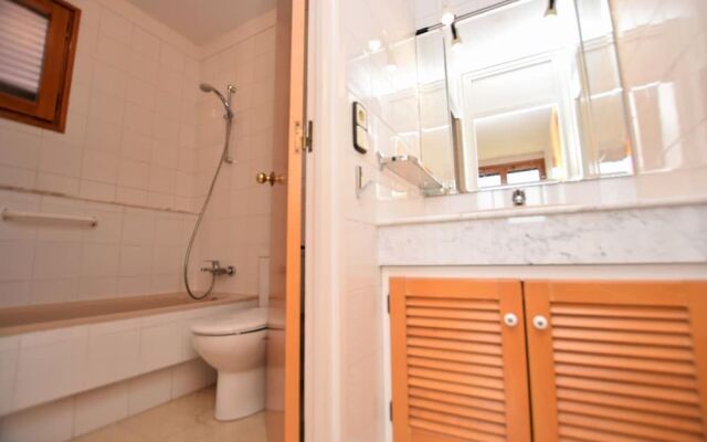 HomeHolidaysRentals Palmeras House - Costa Barcelona