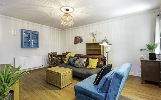 Stylish Highgate Haven Apartment