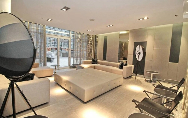 Executive 3Br in Entertainment District