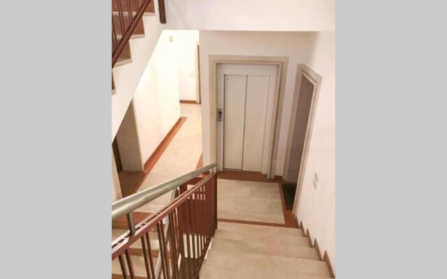 Apartment with free parking near the center