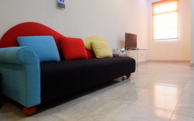 Homey The Bellezza Apartment