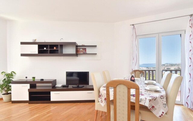 Amazing Home in Podstrana With Wifi and 3 Bedrooms