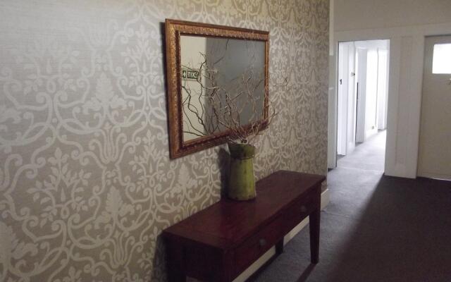 Majestic Mansions - Apartments at St Clair