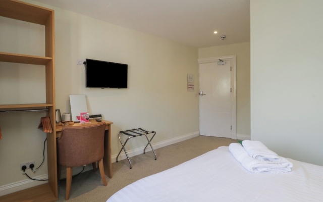 Harcombe House Rooms - First Floor Double