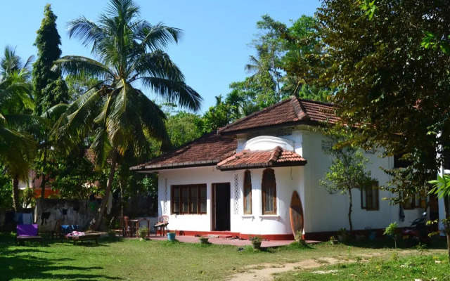 Siri Medura Surf Yoga Meditation Guesthouse And Hostel