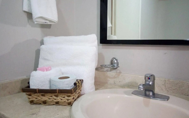Boca Inn Hotel & Suites