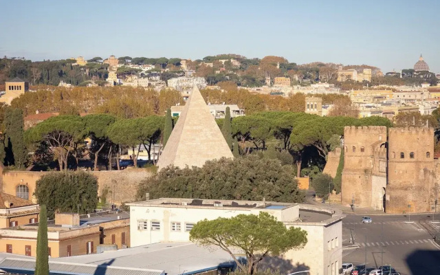 Rental in Rome Pyramid View Apartment