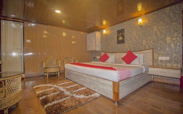 OYO 3875 Hotel Everest Glory
