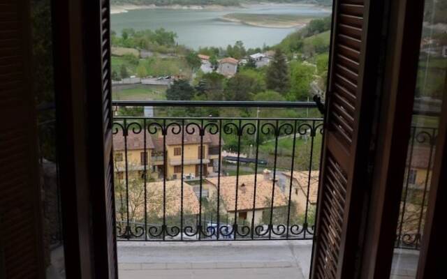 Stone House Lake View