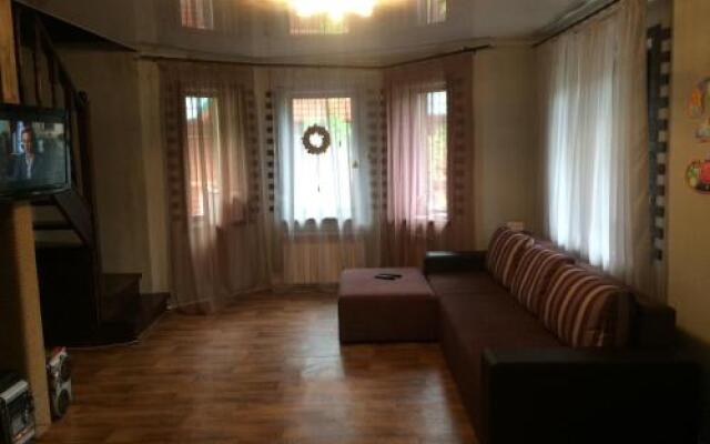 Guest House on Dalnyaya Kamenushka 243