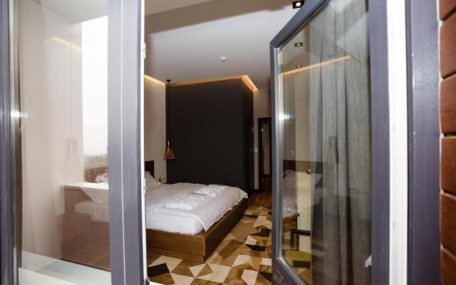 Eleven Hotel And Hall