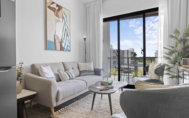 NOK Bright 2BR Apartment at The Towers by Vistacana