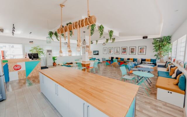 ART Hostel & Apartments