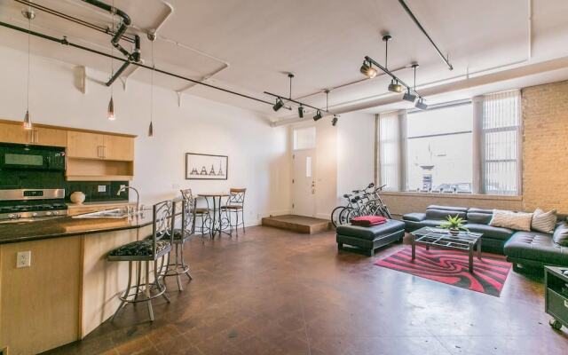 Downtown Loft by 6th St. Prime Sxsw!