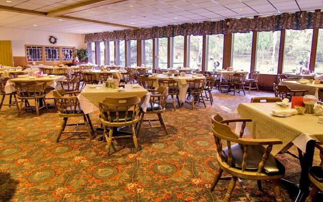 Voyageur Inn and Conference Center