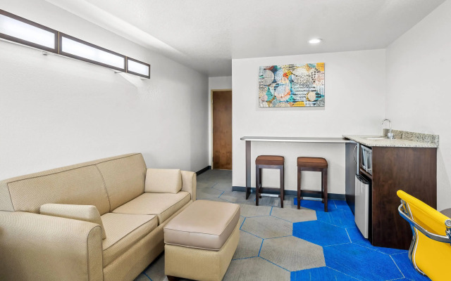 Microtel Inn & Suites by Wyndham Searcy