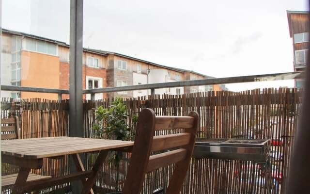 Modern Flat With a Lift and Balcony