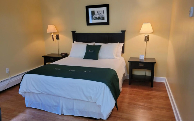 Grenfell Heritage Hotel & Suites