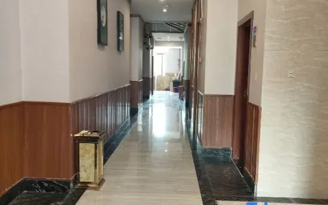 Xingyi Qiaofu Hotel