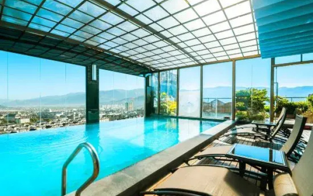Golden Hotel