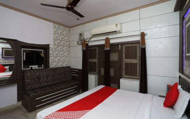 OYO 29411 Hotel Vanshika