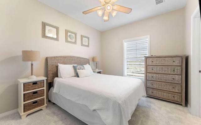 Salty Breeze at Lost Key Villas-pet Friendly!