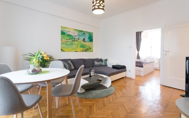 Fr.balcony-trendy neighborhood-2BR 45sqm