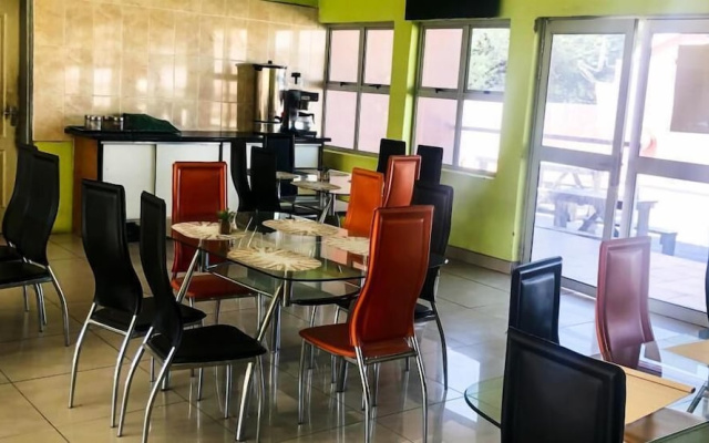 Batshweneng Lodge