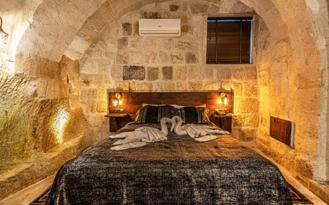 Zumrut Anka Cave Hotel