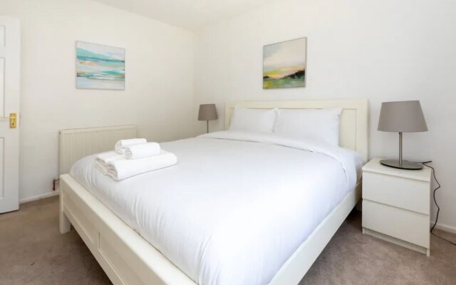 Spacious & Welcoming 4BD House - Kennington