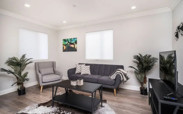Brand NEW Luxury 3bdr Townhome In Silver Lake