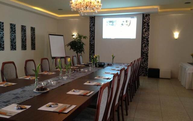 Hotel & Restaurant Hessischer Hof