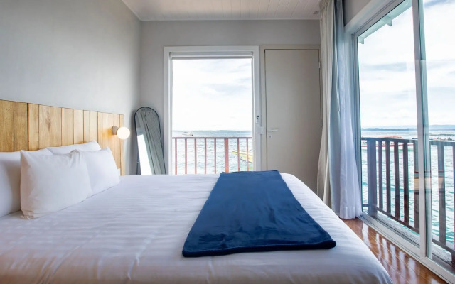 Tropical Suites Hotel