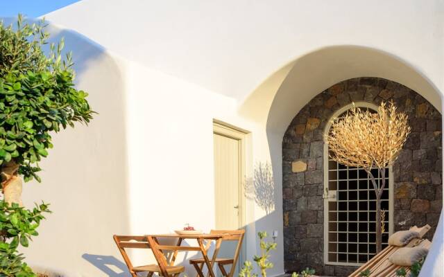 Oia Treasures Art Suites