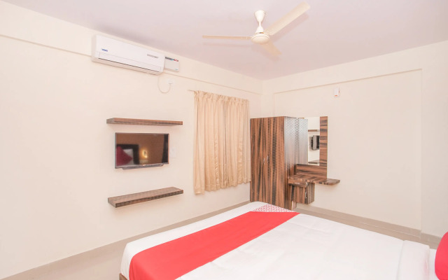 OYO 10480 Hotel PMR