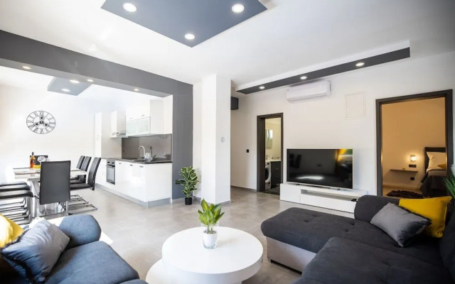 Villa Anđelina with pool - Zadar