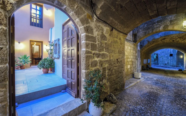 Spanish Knights Inn