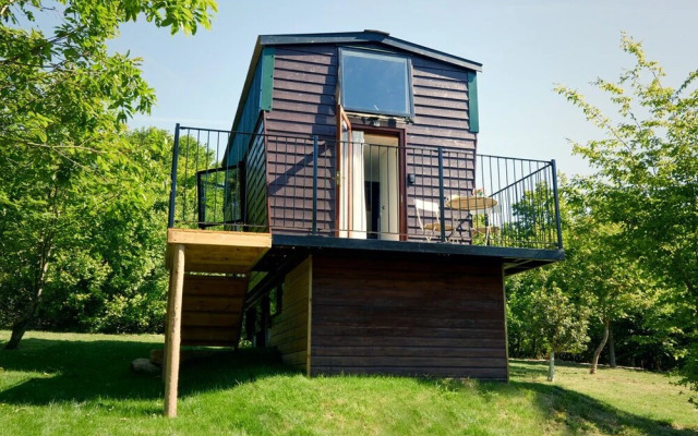 Extraordinary Huts