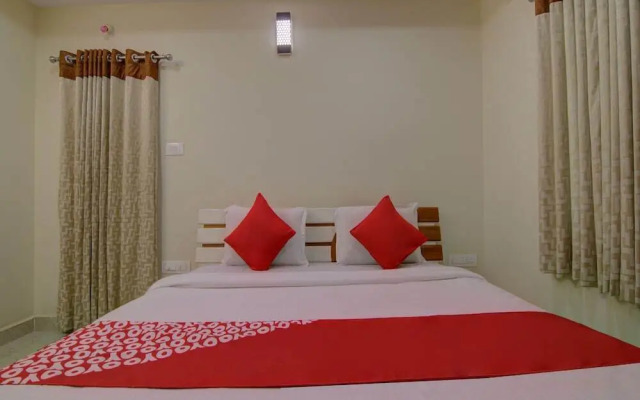 Pramukh Palace by OYO Rooms