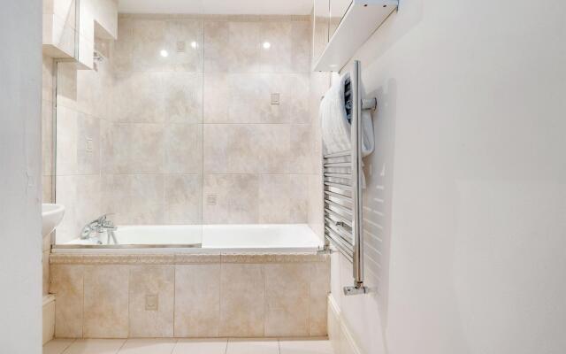 West Kensington Home Near Earls Court