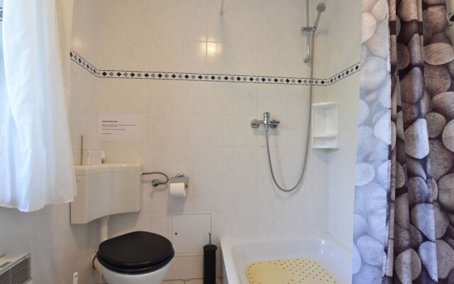 Charming Bungalow with Fenced Garden in Bastorf