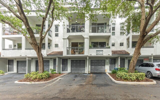 Modern Townhouse Apartments in Aventura