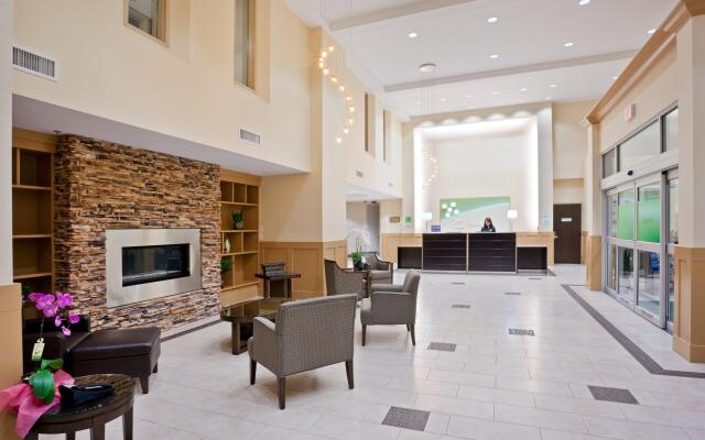 Holiday Inn Hotel & Suites Surrey East Cloverdale by IHG