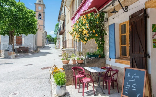 Holiday Home in Saint-julien-du-verdon With Garden